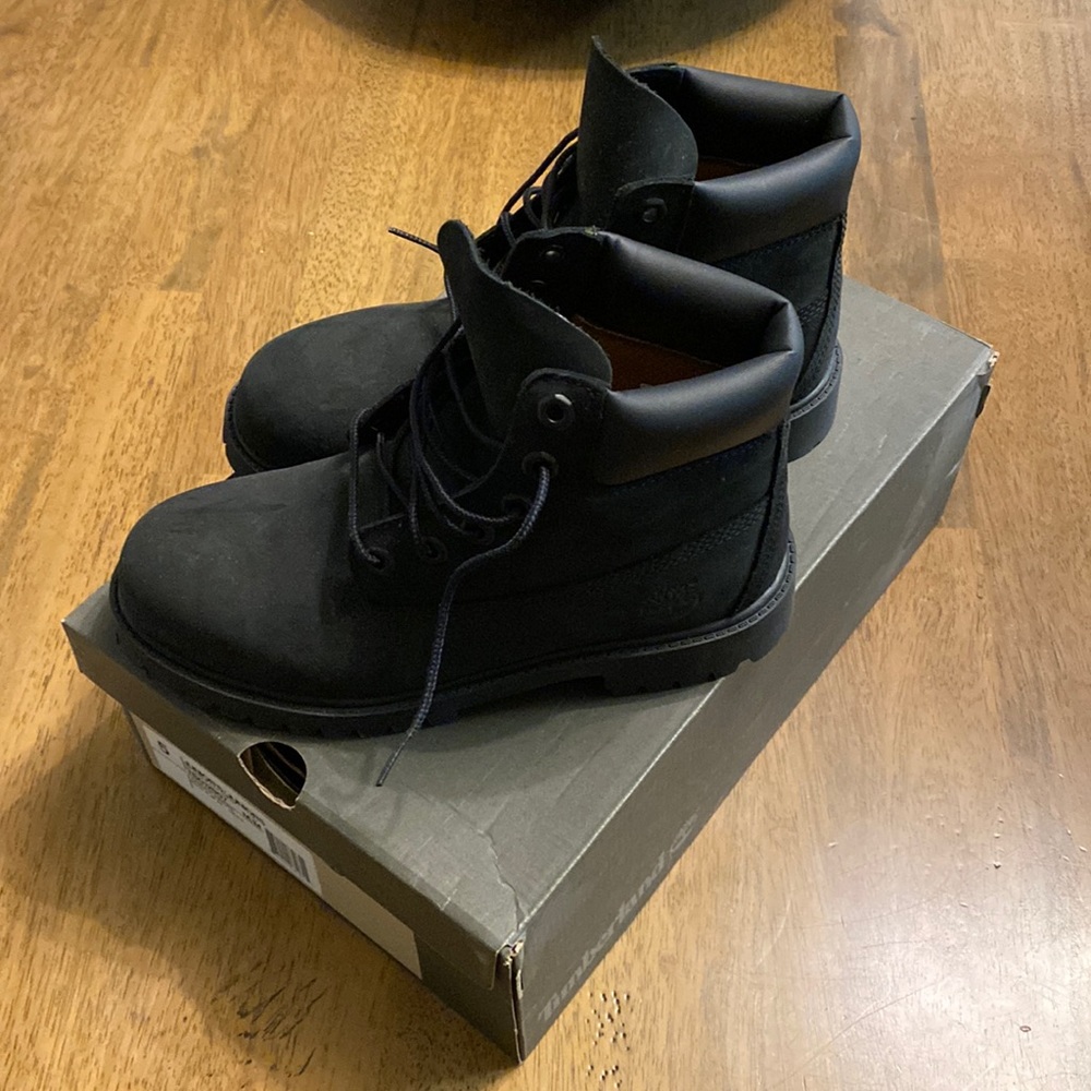 Black Timberland size 5